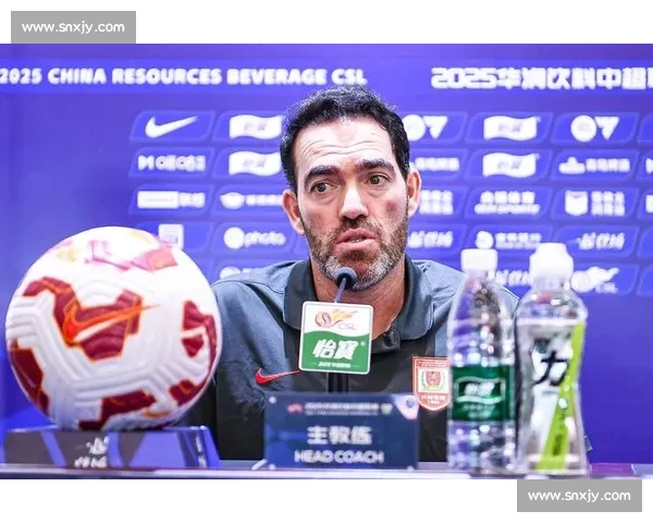 苏亚雷斯暖心致谢亚泰远征军:保级路上,我们并肩作战到最后